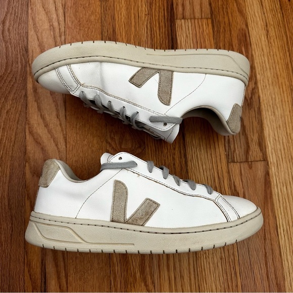 Veja Shoes - Veja Urca Nautico Lace Up Side Logo Sneaker White Grey Womens Size 10